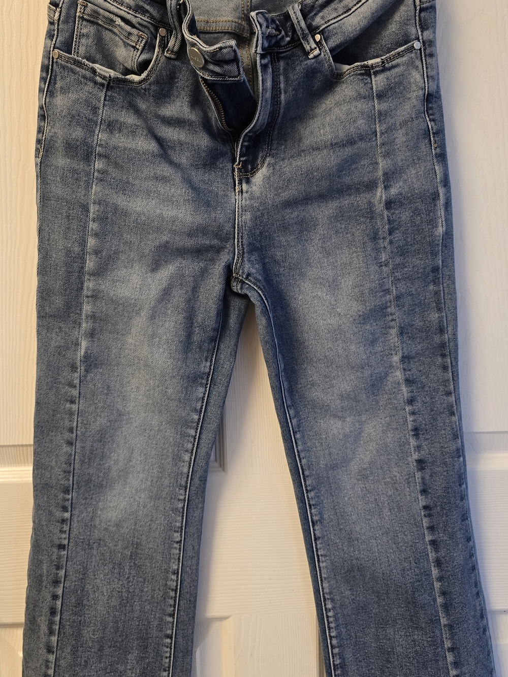 Women’s Skinny Jeans in Light Blue Wash